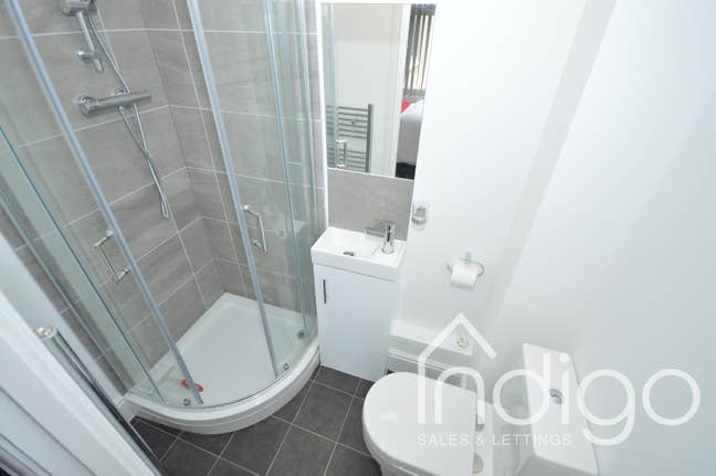✨Ground Floor En-Suite Room | ST4📌 Main Photo