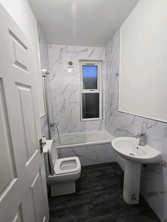 Room to rent in Rusholme Main Photo