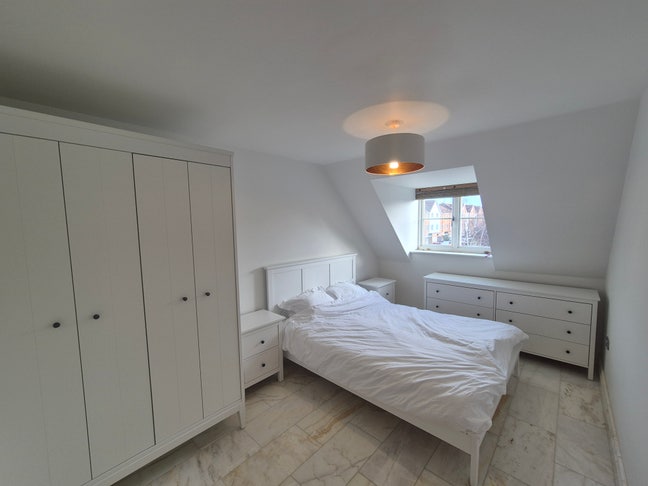 King Bed in Townhouse – All Bills Incl. cleaner Main Photo