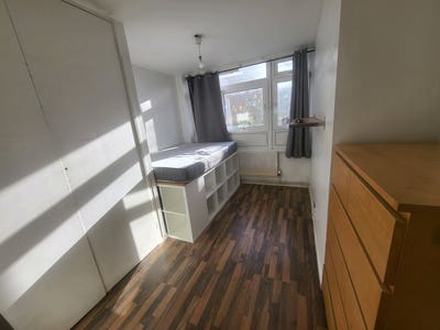 Spacious DoubleRoom near canary wharf smal pets ok Main Photo