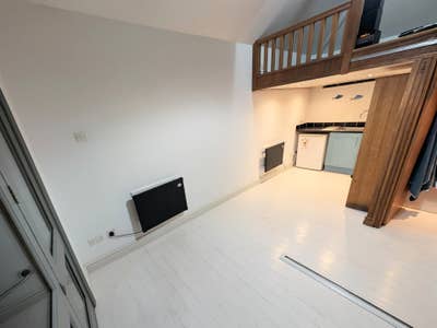 Unique studio flat  Main Photo