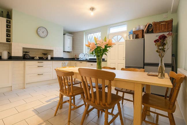 ✨Last Room-   Open Profs/Students✨  Main Photo