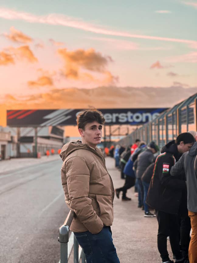 24M  looking for room in South London Main Photo