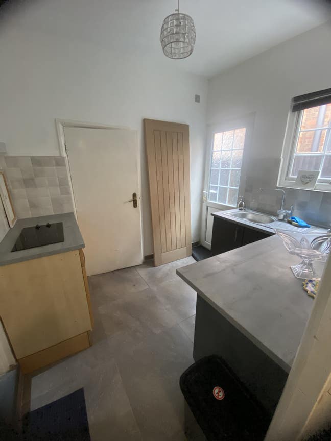 Very spacious studio Main Photo