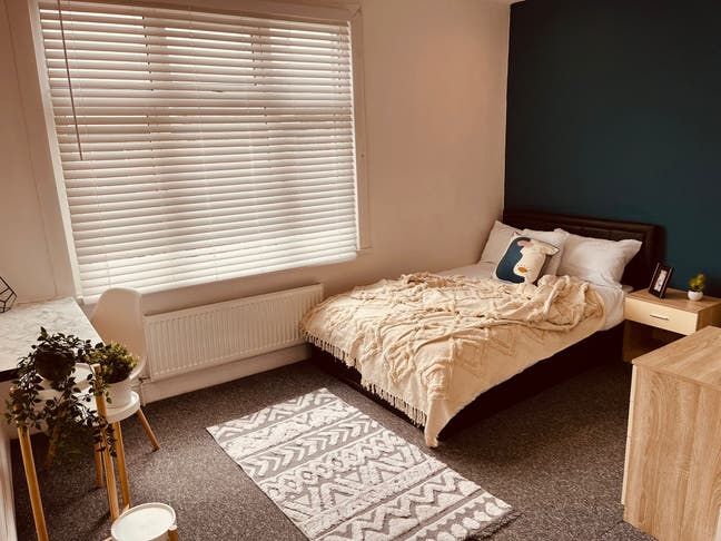 Cozy Double Ensuite Room in Watford WD24  Main Photo