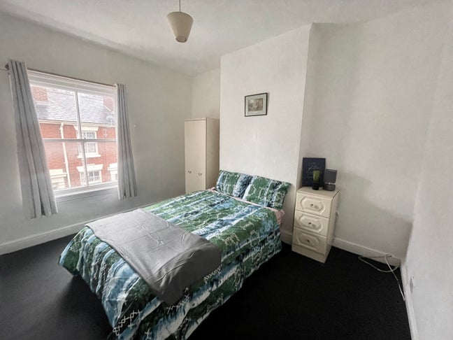 Double room to let in Walsall  Main Photo