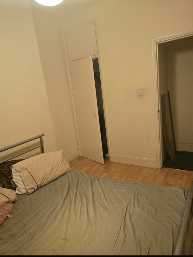 Modern Furnished Room in Archway Main Photo