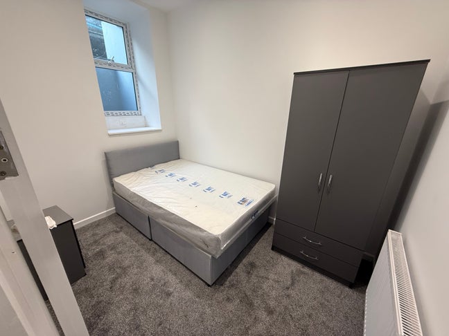 A double room in a flat for rent Main Photo