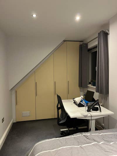 Double Room in Raynes Park Main Photo