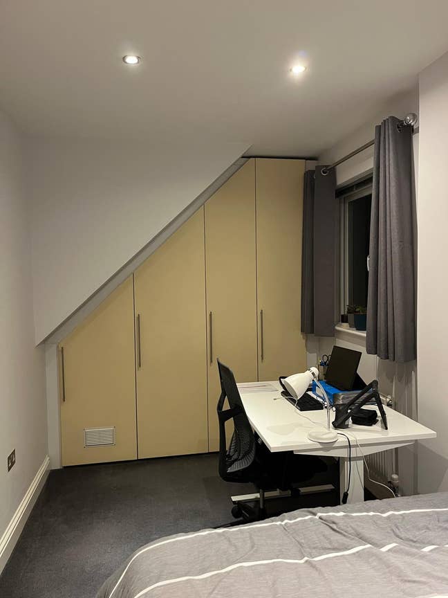 Double Room in Raynes Park Main Photo