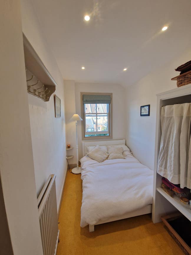 Small double in beautiful Victorian property Main Photo