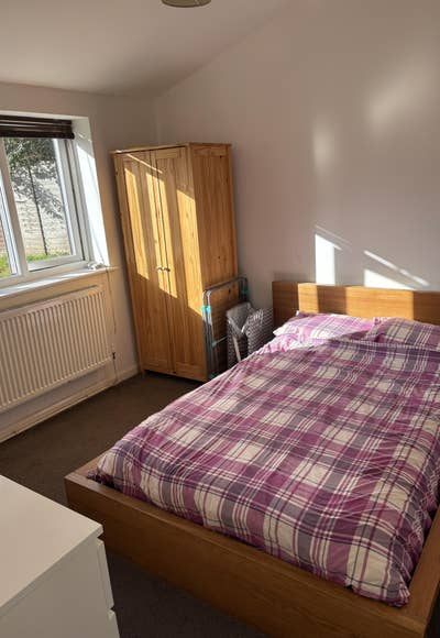 Lovely double room available in Hove Main Photo