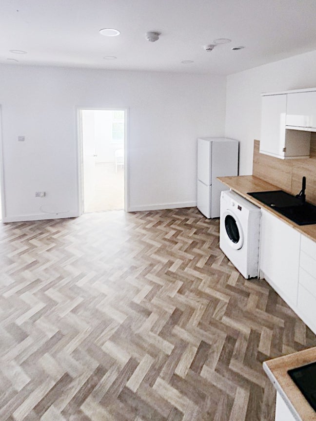 50% off 1St Months Rent!! 5 Bed!! Main Photo