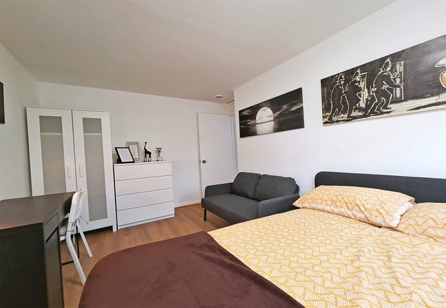 Double Room in Stratford  Main Photo