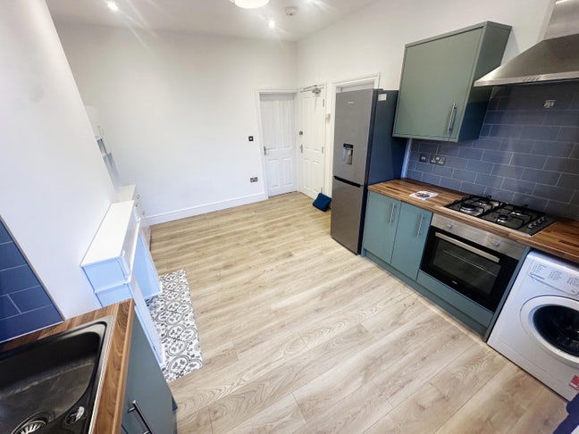 ✨ Brand New 3-Bed Flat – IG1 Ready To Moive In  Main Photo