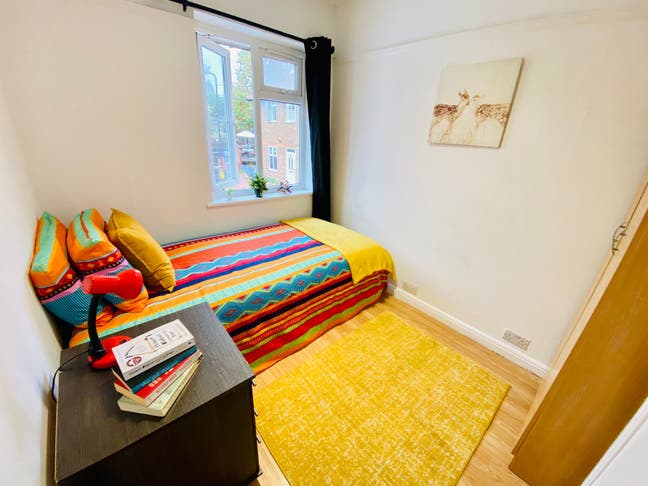 🌟 Affordable Room in East Acton – Zone 2 🌟	 Main Photo