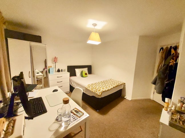 Double bedroom close to Southmead Hospital Main Photo