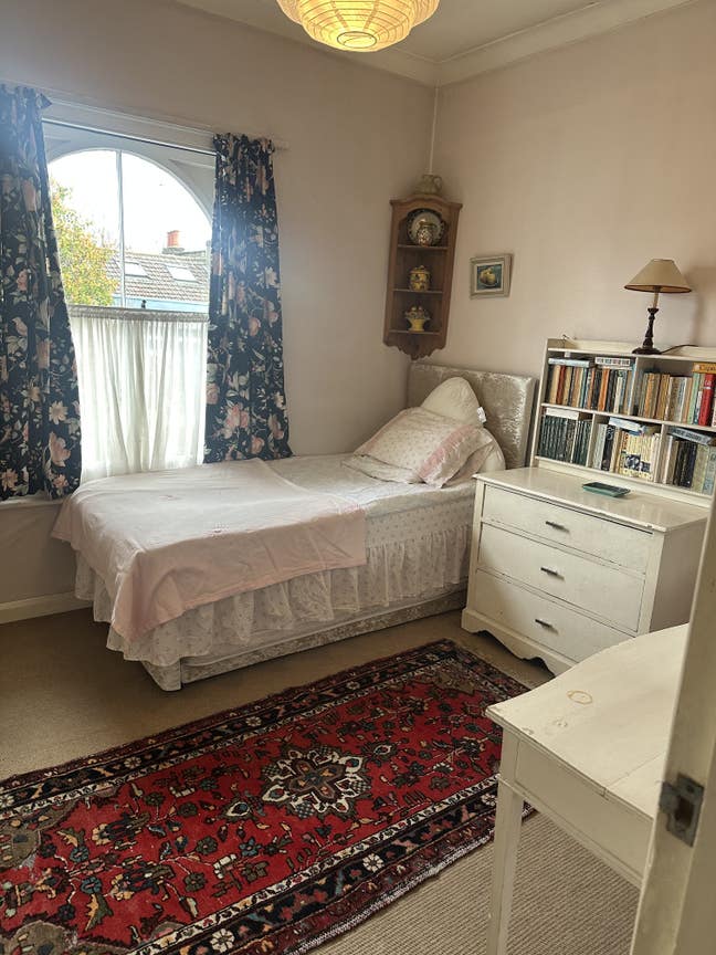 Low cost accommodation in Sheperds Bush W12 Main Photo