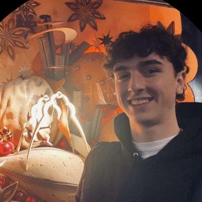 21 yr old proffesional looking for a room Main Photo