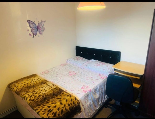 Double Room available Only for females Main Photo