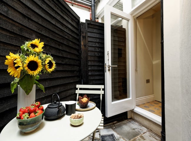 Bedsit with Bills Included & Private Patio 🔥 Main Photo