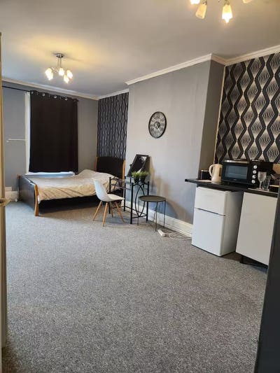 Central Studio in Bournemouth (All Bills Incl.) Main Photo