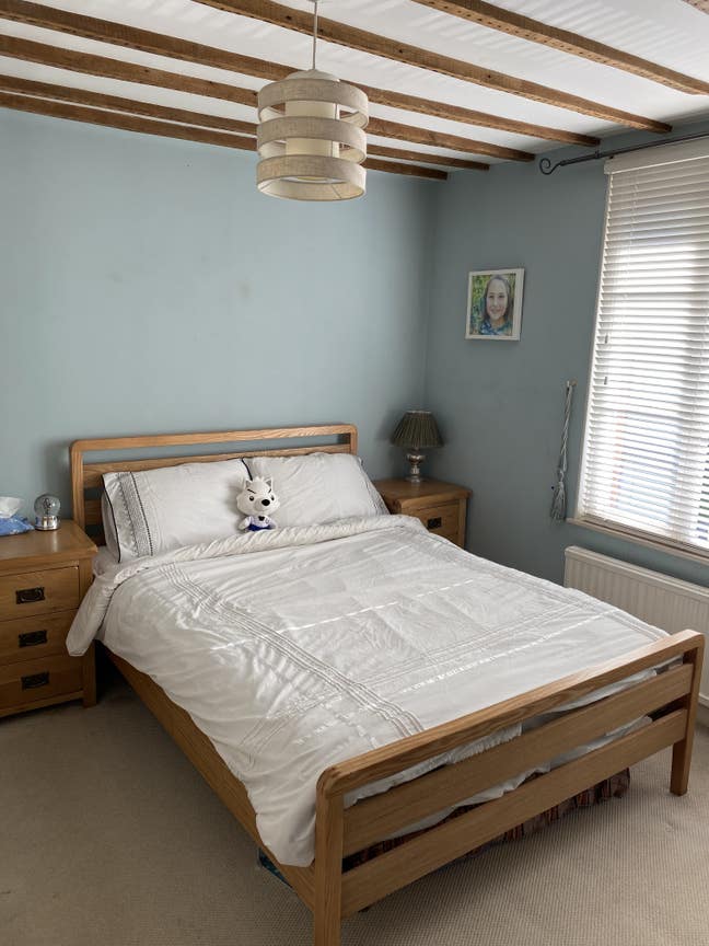 Compact double room to let  Main Photo