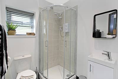 Double Ensuite Room - Fully Furnished - WF1 Main Photo