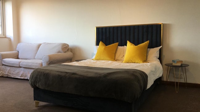 Bills incl.-Double Room-Bounds Green tube         Main Photo