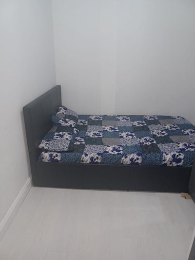 Room for rent  Main Photo