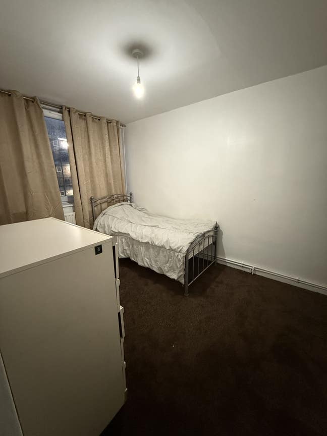 Rooms available with all bills included Main Photo