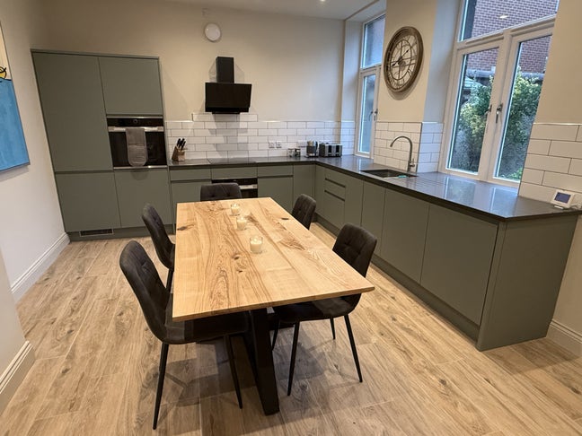 High quality ensuite rooms and studio - Chorley Main Photo