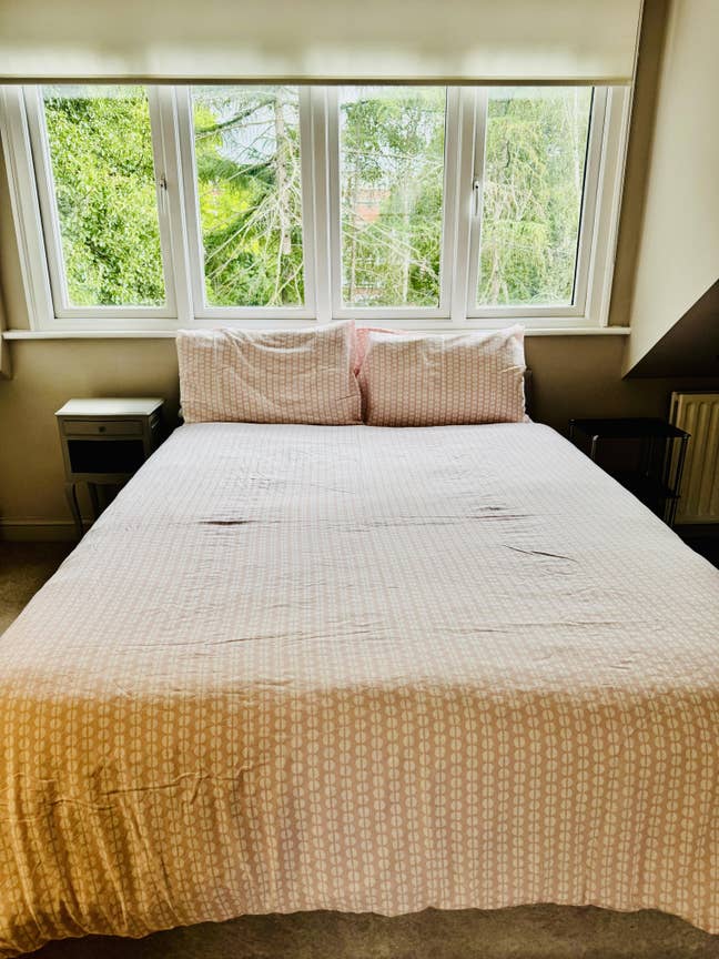 Double Room with bills included Main Photo