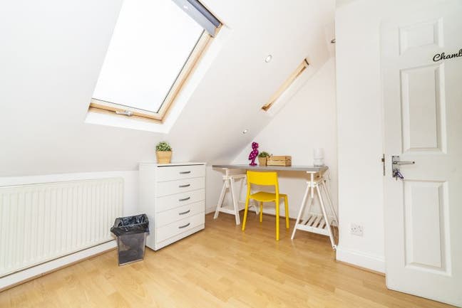 Amazing Room!🌸Tooting Bec🌸 2 Bathroom + Bill Inc Main Photo