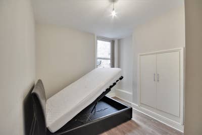 Ensuite room incl bills - CLEAN Main Photo