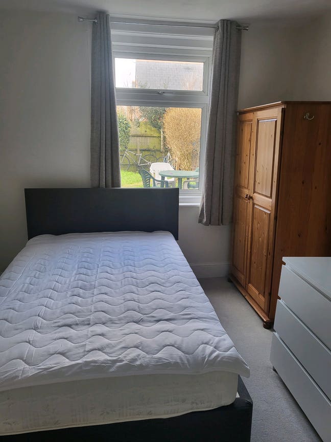 Lovely Double room, great location ,Best  🛜 + 🧹 Main Photo