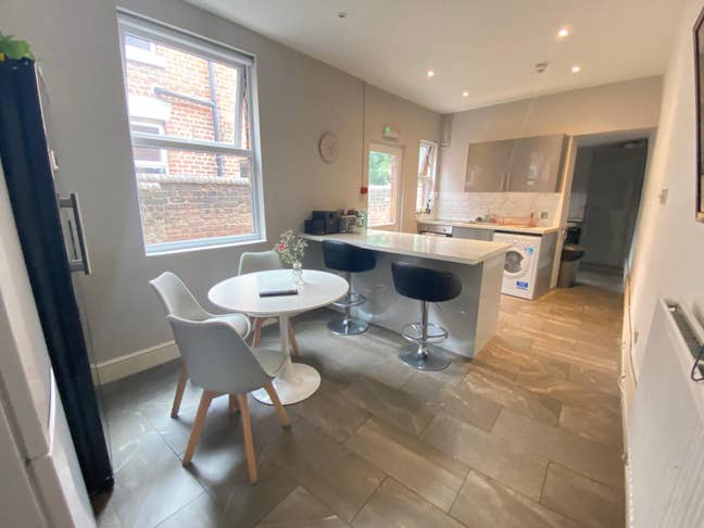 🏠 Cleanest Houseshare in Chester Main Photo