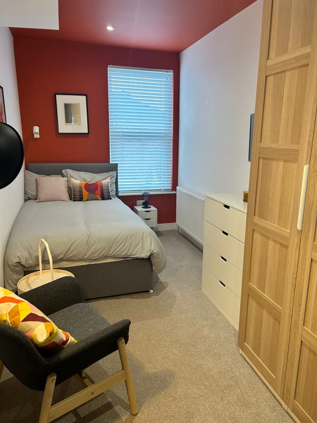 Ensuite in North End-No Deposit Option Main Photo