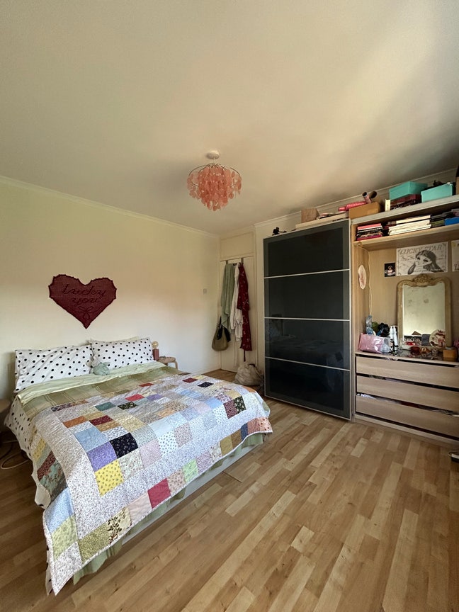 Large Double Bedroom in Balham Main Photo