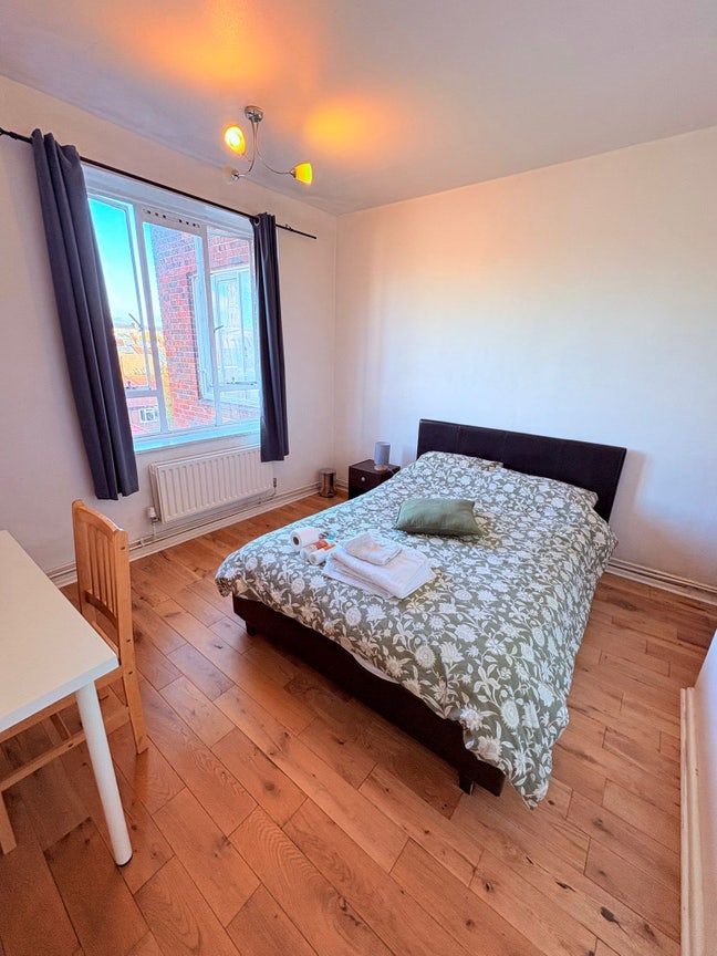 Amazing double room in Wandsworth Town! Main Photo