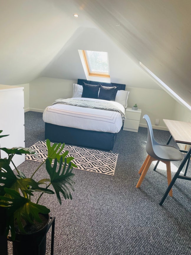 **Amazing House Share in Guildford** Main Photo