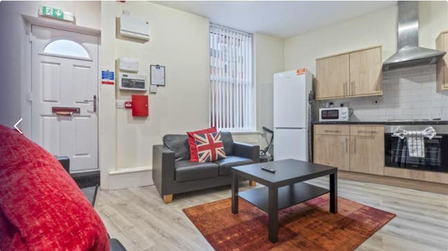 125pw room takeover available in Radford. Main Photo