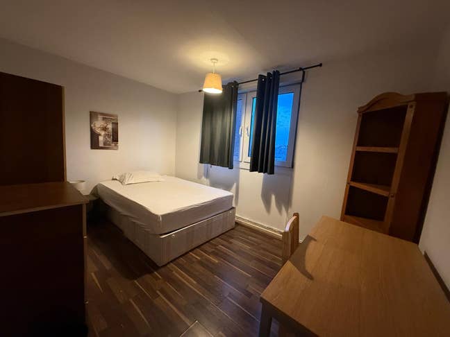 Double Room Available in a Prime Location of Bow  Main Photo