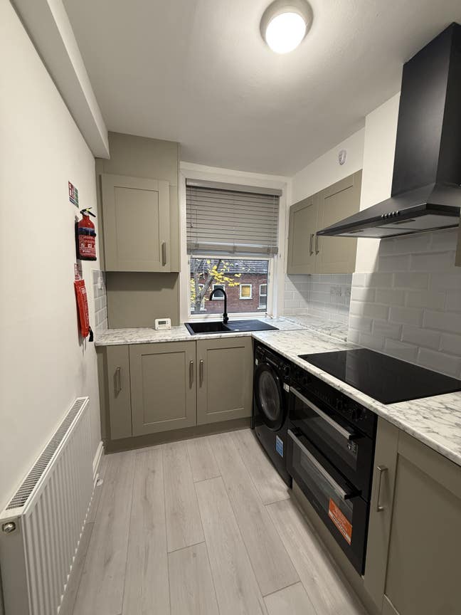 2 Bedroom Luxury Apartment: Birkin Avenue Main Photo