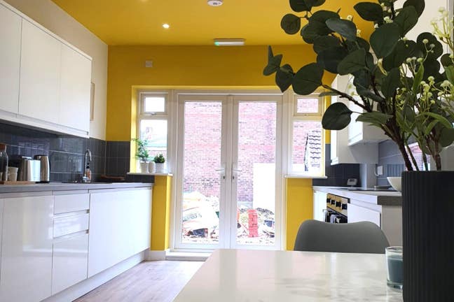 Ensuite in North End-No Deposit Option Main Photo