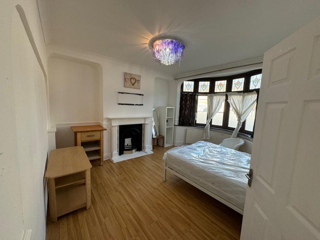 Double Room Near Barking/Upney inc bills Main Photo