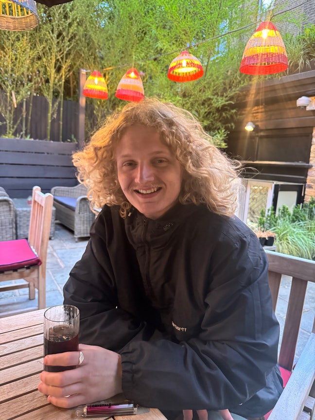 Professional looking for North Ldn flat/flatmates! Main Photo