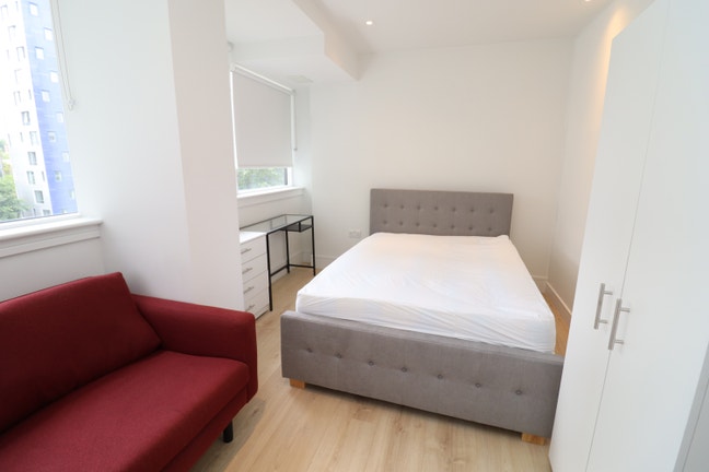 Luxury room in Wembley HA9 with GYM and Cinema Main Photo