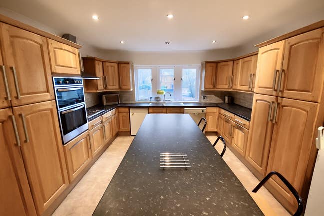 🏡✨Last Room! Huge 10-Bed Pro Houseshare 🏡✨ Main Photo