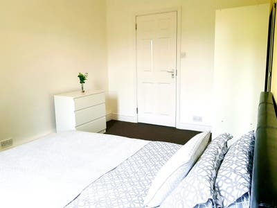 1 room available! Main Photo